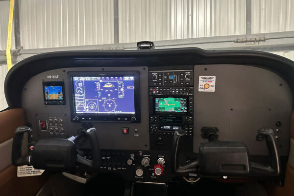 N916AT